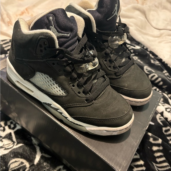 Air Jordan 5s Oreo - Picture 2 of 4